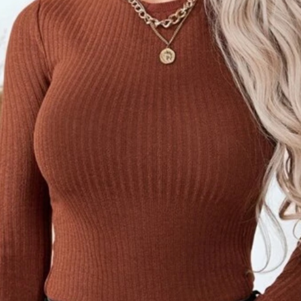 Solid Form Fitting Tee